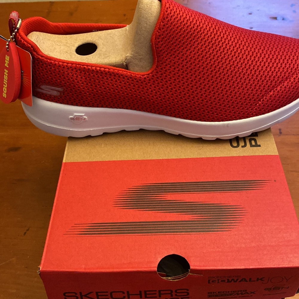 NWT Sketcher shoes - Picture 2 of 4